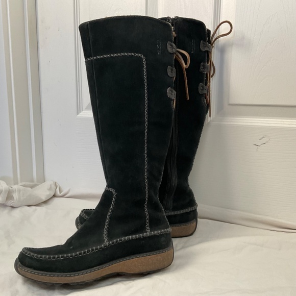 Timberland Fauna Tall Suede Moccasins (size 6) - Picture 2 of 7